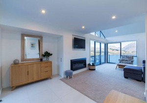 Executive Living in Bluewater - 3 Bedroom Apartment