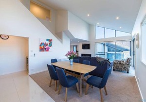 Executive Living in Bluewater - 3 Bedroom Apartment