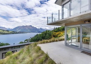 Executive Living in Bluewater