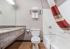 Experience All Of What Council Bluffs Has To Offer! 4 Modern Units, Free Parking