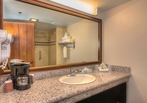 Experience Colorado Like Never Before! 2 Contemporary Units! Indoor Pool, Bar!
