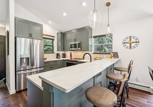 Experience mountain living in Breckenridge at 'Above it All'!