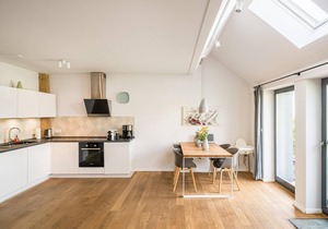 "Experience unforgettable days at Gulfhof Polder72 right by the sea!"