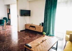 Explore Greece from Colorful City Centre Apartment