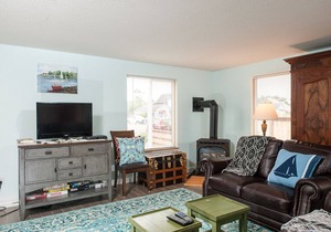 Explore Seaside from this beautiful 3-bedroom home just moments to the sand!