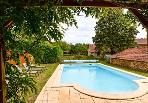 Explore the magic of the Dordogne! Les Chouettes sleeps 14 -7 bedrooms 4 1/2BR