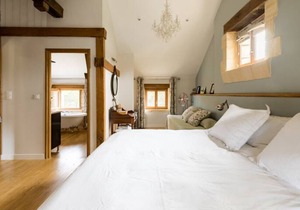 Explore the magic of the Dordogne! Les Chouettes sleeps 14 -7 bedrooms 4 1/2BR