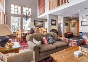 Exquisite Mountain Condo with Instaworthy Views and private indoor hot tub