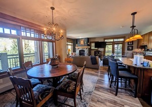 Exquisite SKi-in/Ski-out Unit, Mtn Views