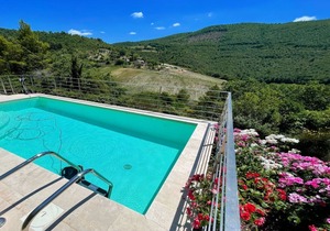 Exquisitely Pretty, Detached Cottage, 9 kms to Central Spoleto... exclusive pool