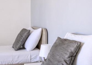 F11 Room 3, private Room two single beds shared bathroom in shared Flat