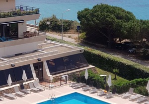 F2 By the sea. Idyllic and wild