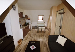 F3 in detached house 30 km from Paris