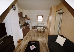 F3 in detached house 30 km from Paris