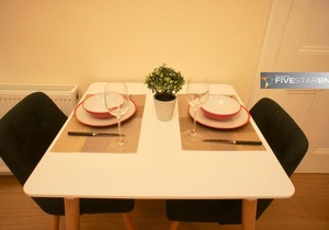 Fab 1 bed in Edinburgh!
