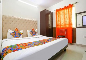 FabHotel The Lazeez