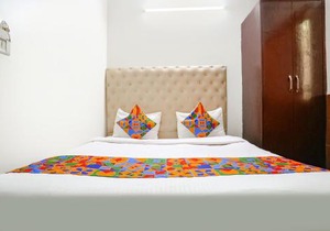 FabHotel The Lazeez