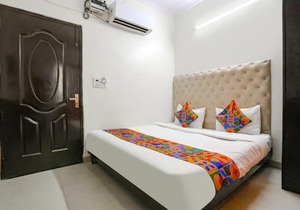 FabHotel The Lazeez