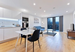 Fabulous 1 Bedroom Apartment in Central Location