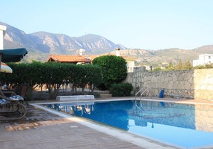 Fabulous 3 Bed Villa with 10m x 5m Private Pool, Barbacue ,Free wifi & Smart TV.