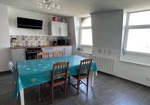 Facing the sea, renovated apartment 100m2, 3 bedrooms