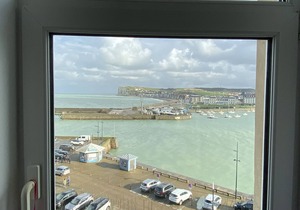 Facing the sea, renovated apartment 100m2, 3 bedrooms