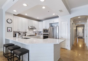 Fall Availability! Newly Renovated! 2nd Floor Luxury Gulf Front Unit! Community Pool!