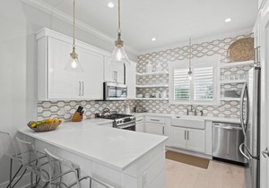 Fall Getaways Available! Gulf Views! Private Pool! Steps from the Beach! 7 Adult Bikes!
