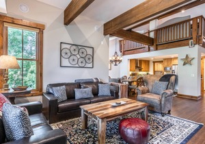 Fall Stays Available! Luxury Mountain Townhome! Shuttle to the Slope!
