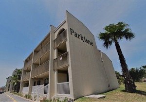 Family Beach Vacation! Across from Turtle Park! Pool and Splash Area for Little Ones.