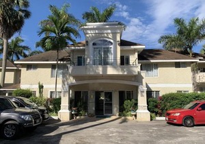 Family Comfort in Jamaica - Enjoy 7 miles of White Sand Beach! villa