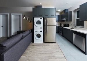 Family Friendly 3Bed Rooms Basement Suite, The Chateau -Modern & Luxurious