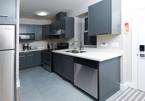 Family Friendly 3Bed Rooms Basement Suite, The Chateau -Modern & Luxurious
