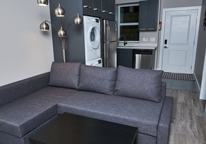 Family Friendly 3Bed Rooms Basement Suite, The Chateau -Modern & Luxurious