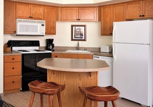 Family-Friendly Condo w/Private Balcony, Fireplace, Full Kitchen & Resort Pool