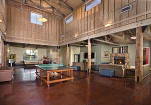 Family-Friendly Condo w/ Private Balcony, Fireplace, Full Kitchen & Resort Pool