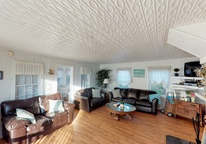 Family-friendly home w/ deck & perfect location - short walk to the beach!