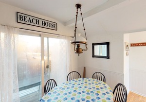 Family-friendly home w/ deck & perfect location - short walk to the beach!