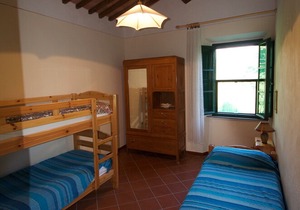 Family-friendly house with private garden and private pool for 5 persons