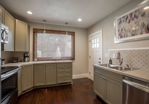 Family Friendly Modern Historic Luxury, Minutes to Walk to CSU and Old Town!