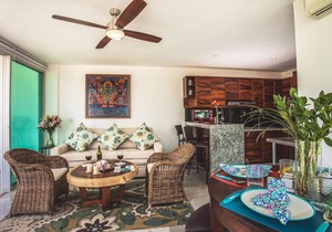 Family-friendly BEACHFRONT! Amazing pools and best beach around!