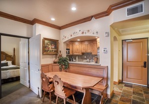 Family getaway~Pool, Tubing, Skiing, & Ice Castles Villa 1022-1