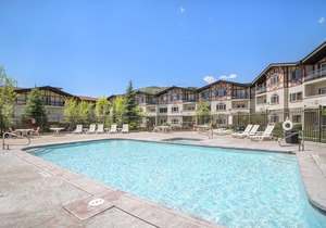 Family getaway~Pool, Tubing, Skiing, & Ice Castles Villa 1022-1