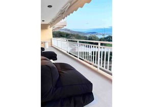 Family Luxury appartment by the sea