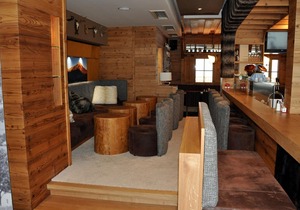 Family room B with connecting door, shower, WC - Almresort Baumschlagerberg