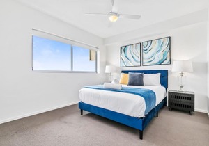 Family size 2brm apt water views opp hospital