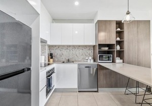 Family size 2brm apt water views opp hospital