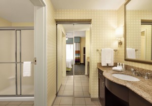 Family Vacay! 3 Spacious Units w/Kitchen, Pool