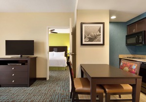 Family Vacay! Spacious Unit w/Kitchen, Pool
