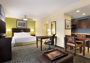Family Vacay! Spacious Unit w/Kitchen, Pool